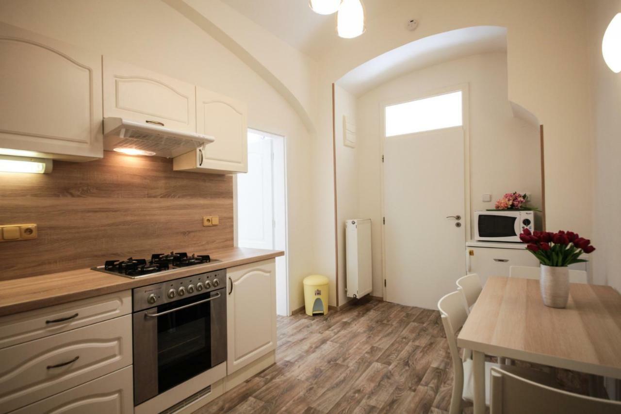 Apartament Family Duplex On Wenceslas Square Praga Zewnętrze zdjęcie