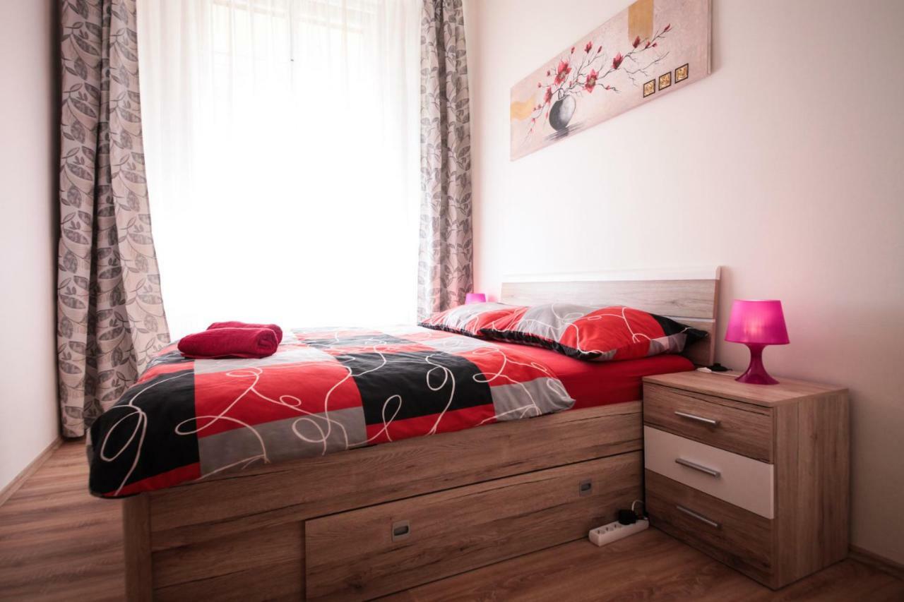Apartament Family Duplex On Wenceslas Square Praga Zewnętrze zdjęcie