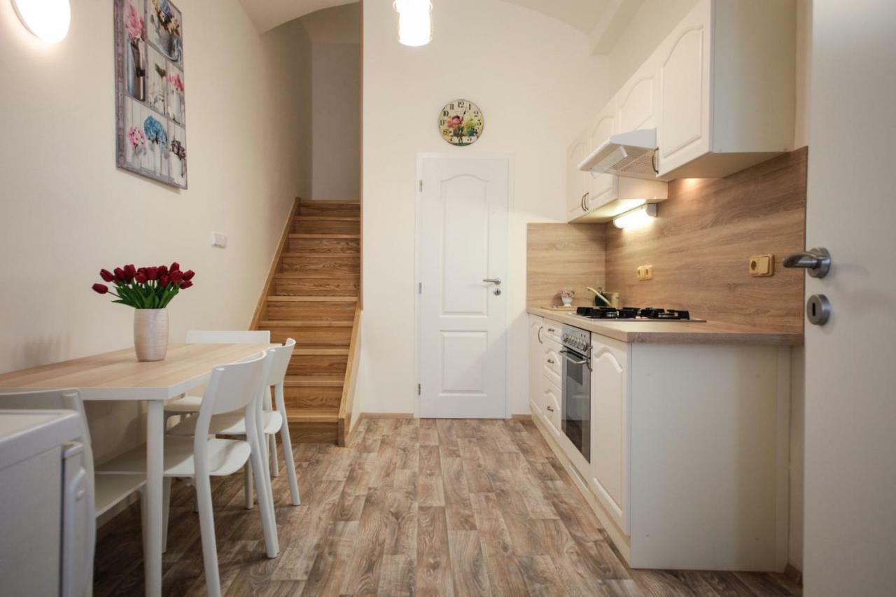 Apartament Family Duplex On Wenceslas Square Praga Zewnętrze zdjęcie