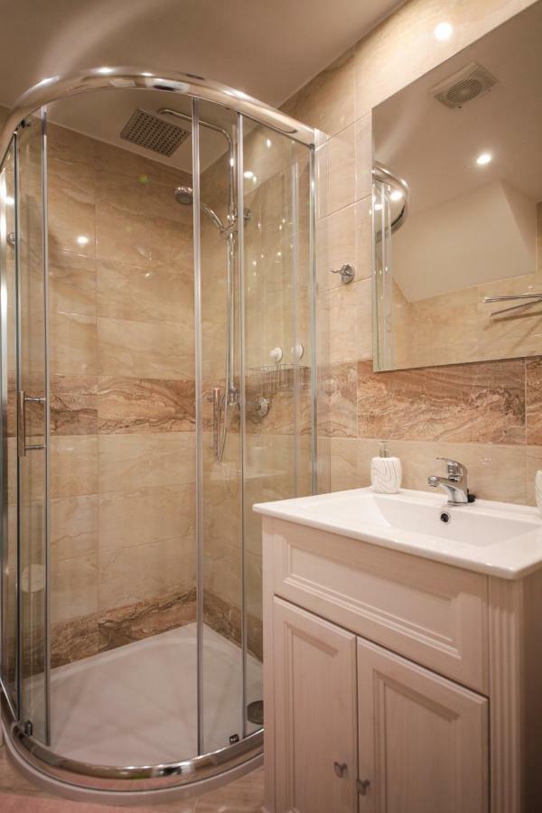 Apartament Family Duplex On Wenceslas Square Praga Zewnętrze zdjęcie