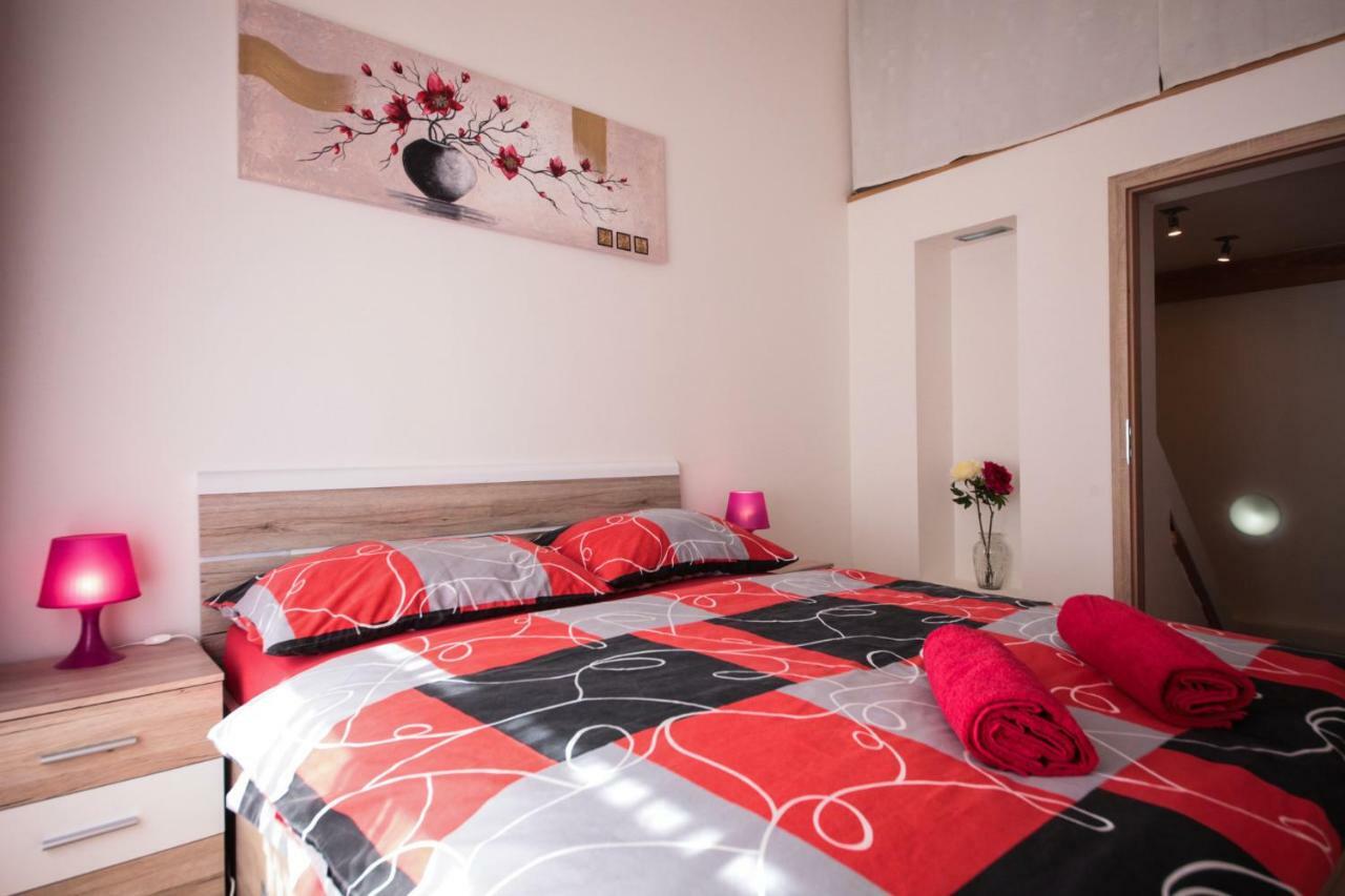 Apartament Family Duplex On Wenceslas Square Praga Zewnętrze zdjęcie