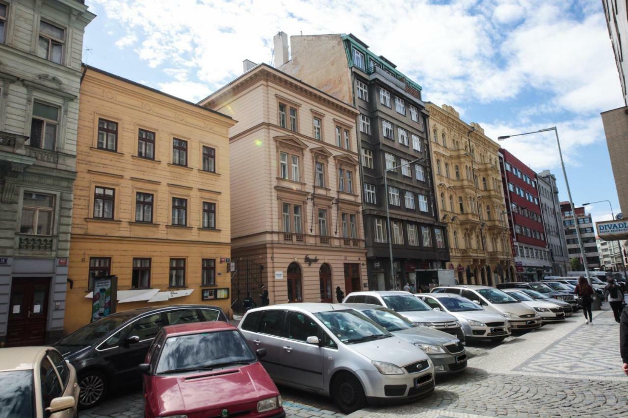 Apartament Family Duplex On Wenceslas Square Praga Zewnętrze zdjęcie